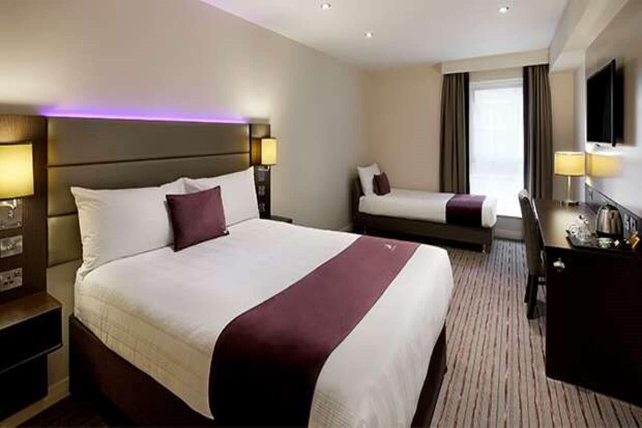 Dundee East Premier Travel Inn エクステリア 写真